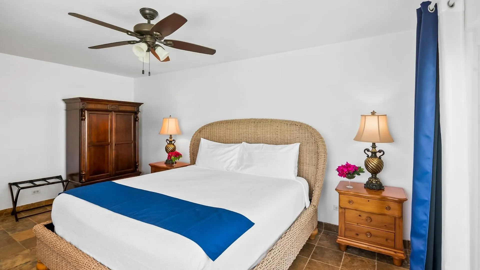Augusta Bay Hotel George Town Bahamas