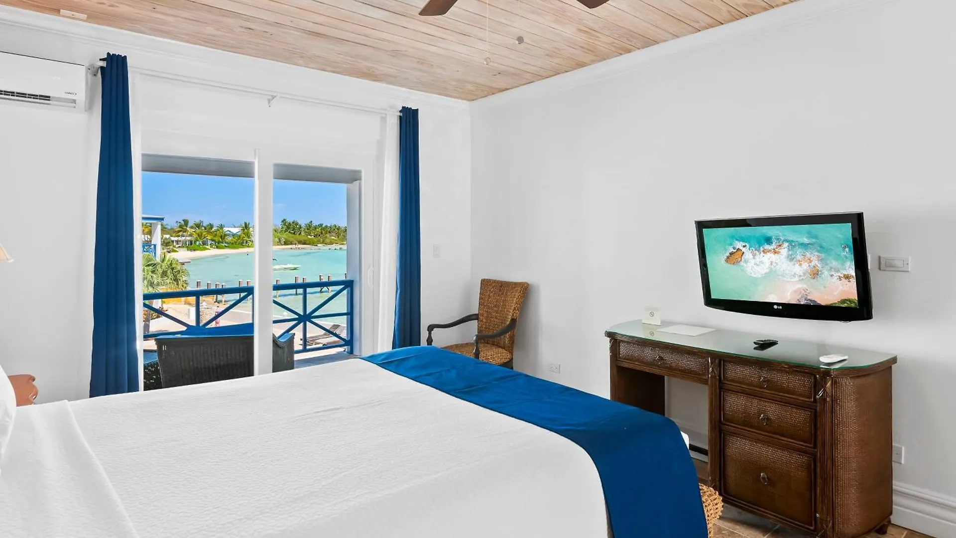 Augusta Bay Hotel George Town